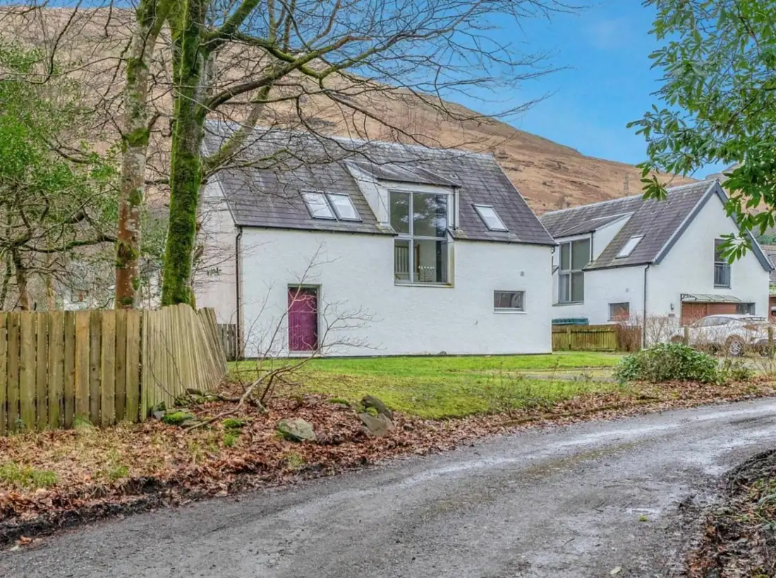 New build on a private lane